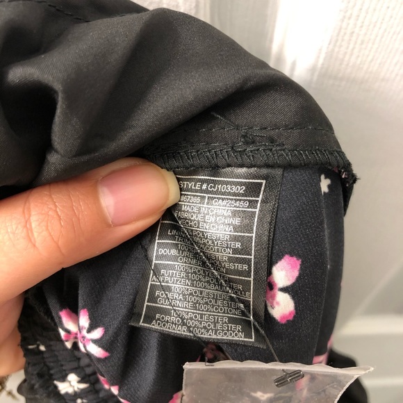 Cupcakes and cashmere Vickie Jumpsuit - Picture 15 of 16